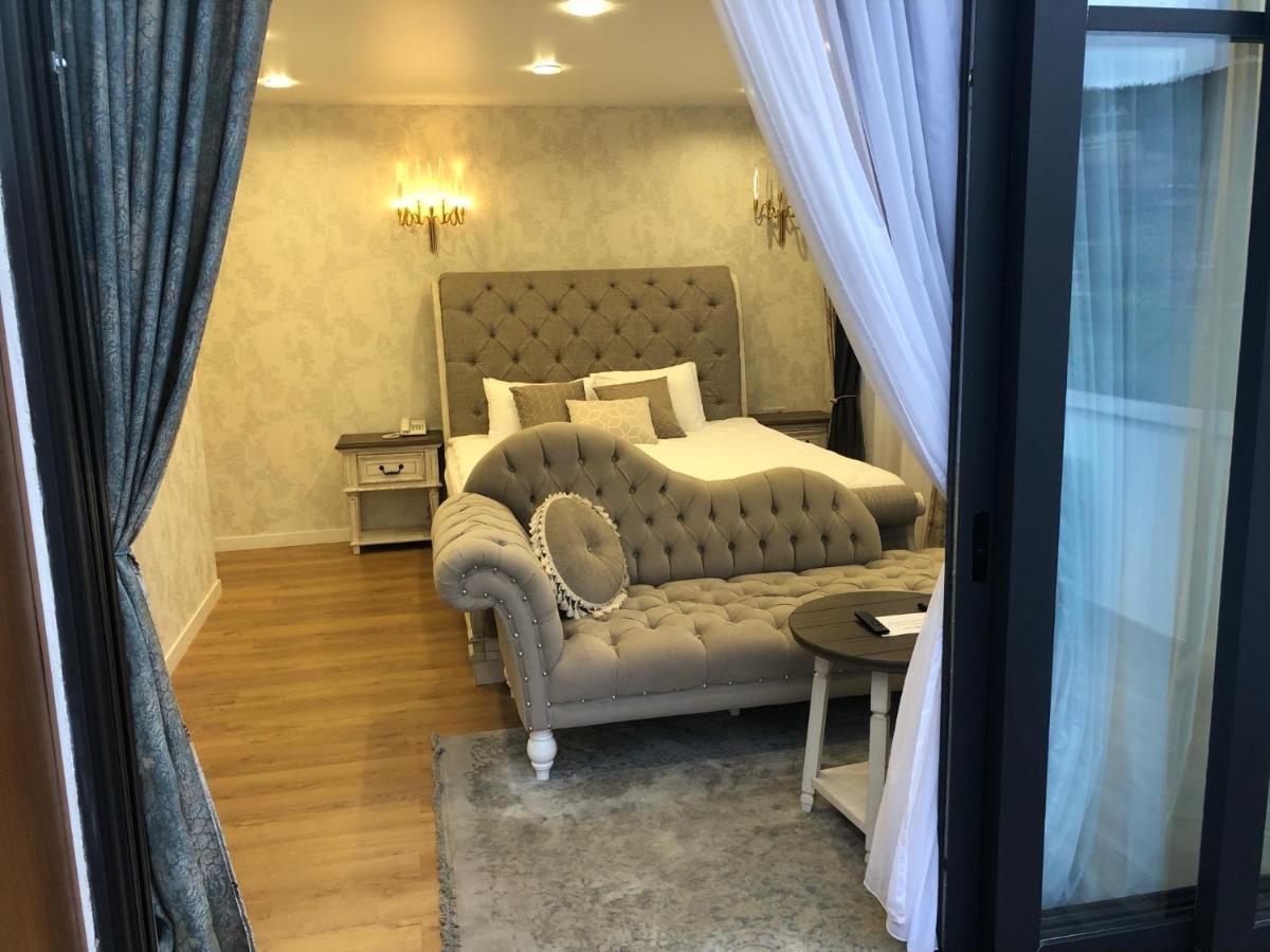 Rikhe Palace Boutique Hotel Tbilisi Esterno foto